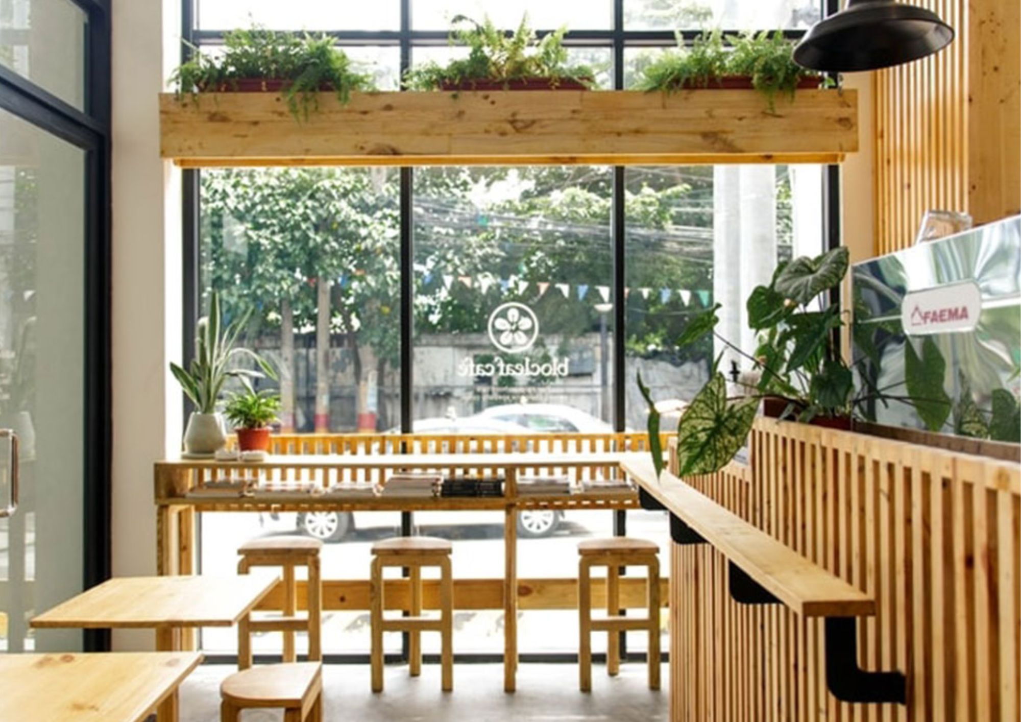 Brewing Success: The Ultimate CRM Guide for Small Cafes (2024)